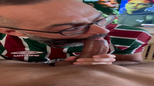 Aliviei o mlk vendedor da praia