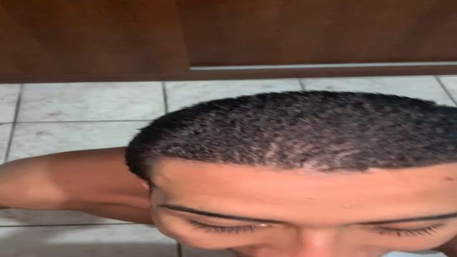 Mamando essa pica grossa do joaomineirinho 