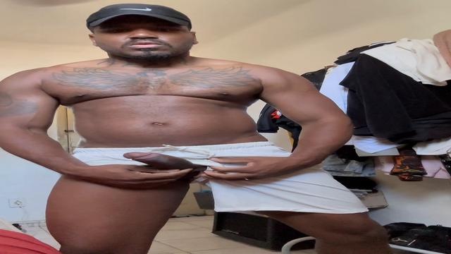 Doído pra encher um cuzinho com meu leite 