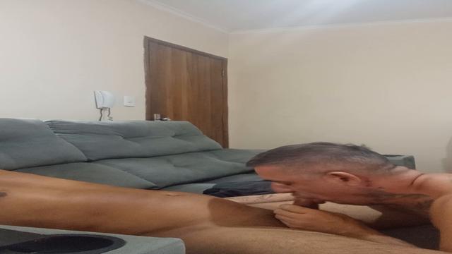 Macho mecânico tesudo comedor de viado, veio me dar ...