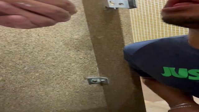 Tomando leitinho no banheirao do Tietê 