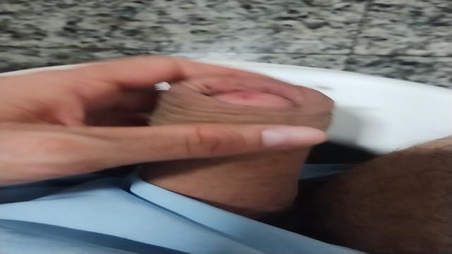 No banheiro do supermercado 