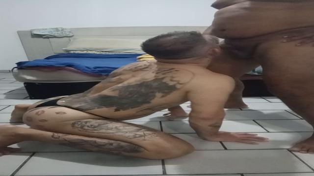 Macho parrudo casado comedor de viado, veio me adest...