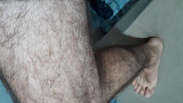 pés e pernas