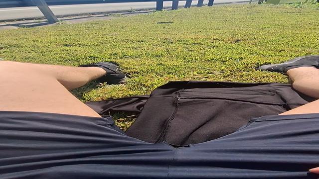 Caminhando pelado na rua