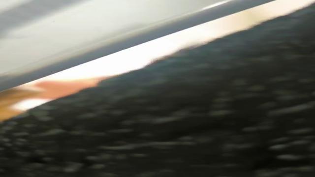 Vizinho batendo uma