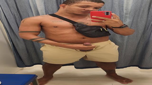 Batendo uma no provador da loja Renner ??