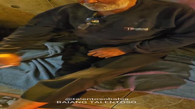 MORADOR DE RUA GATO,  NAO PEGUEI POREM NAO RESISTIR ...