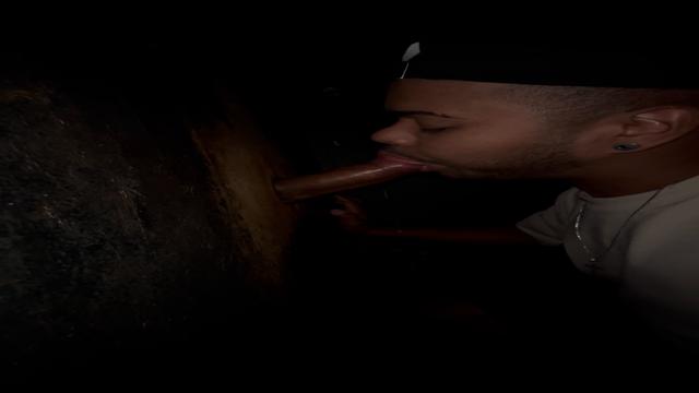 Putao ganhando mamada no glory hole 