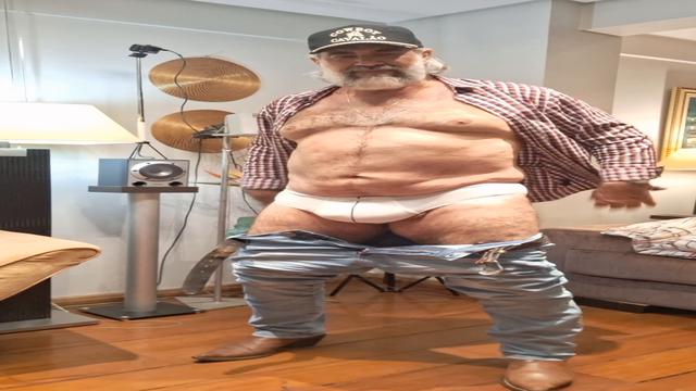 COM ESSE CALORAO BORA TOMAR UMA GELADINHA VEM