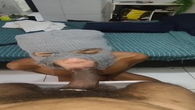 A mãe do putinho safado foi pra igreja e ele me cham...