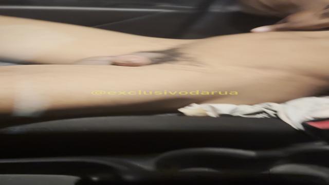 Dei carona e leitei o cu do cracudo 