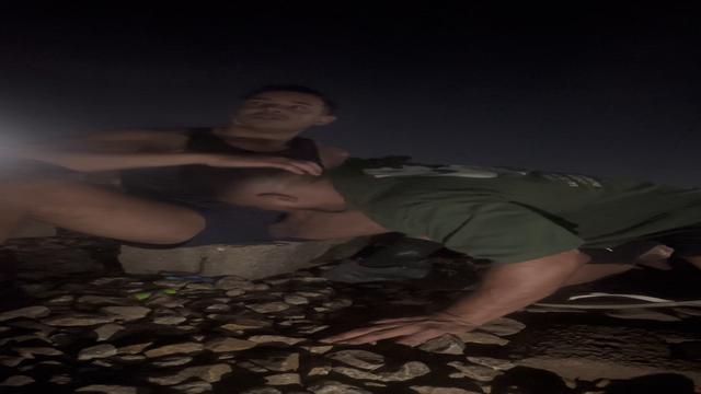 DEI PRO MACONHEIRO NO TRILHO DO METRO