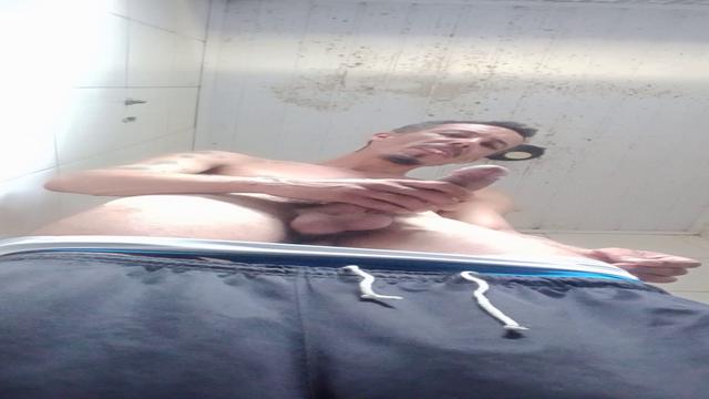 SERIE FETICHES: Cachoeira de esperma cuspindo no pau. 