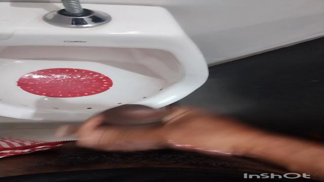 ATRÁS DE BRODERAGEM NO BANHEIRO 