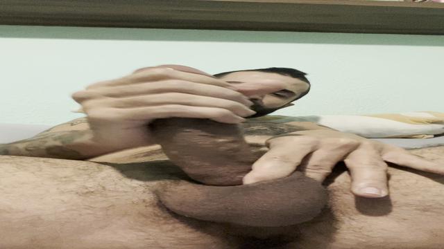 Seguidor podólatra comprou um video meu gozando no m...