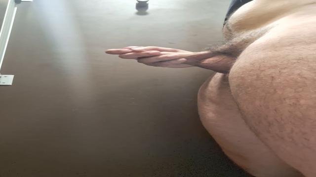 Cruising no banheiro do shopping