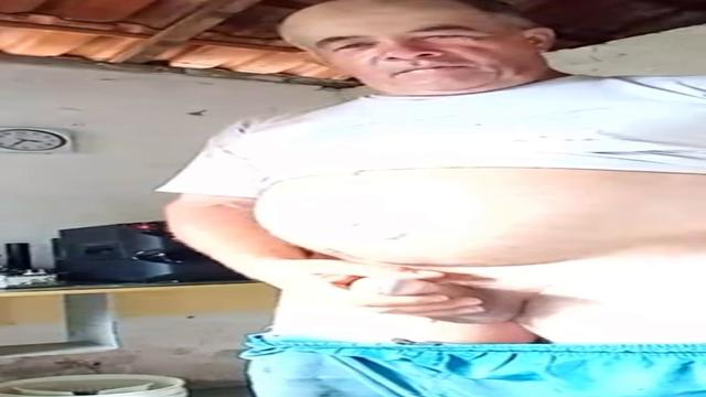 Vídeo novinho inédito do coroa da roça .. delícia 62...