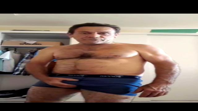 Pedreiro cheio de tesão na obra, doido para jorar le...