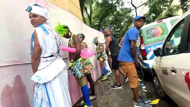Straight brazilian men pissing at street during Carn...