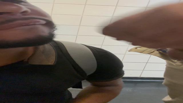 Tomando bastante leitinho na boca 