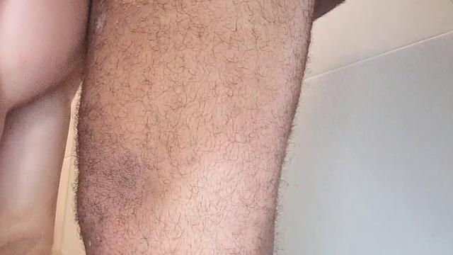 Taking a shower at the gringo's house  @_GabrielGauc...