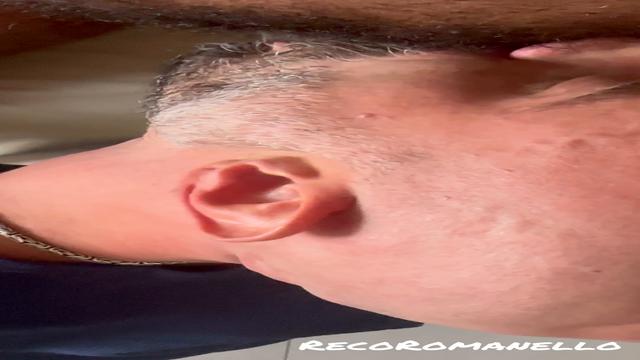 Ajudando o hétero na broderagem 