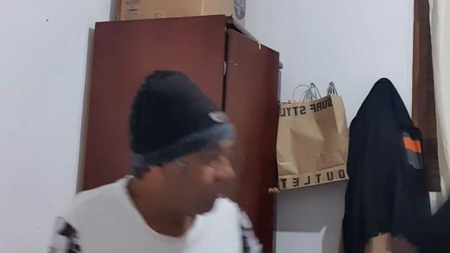 Tiozão chorou na minha pica 