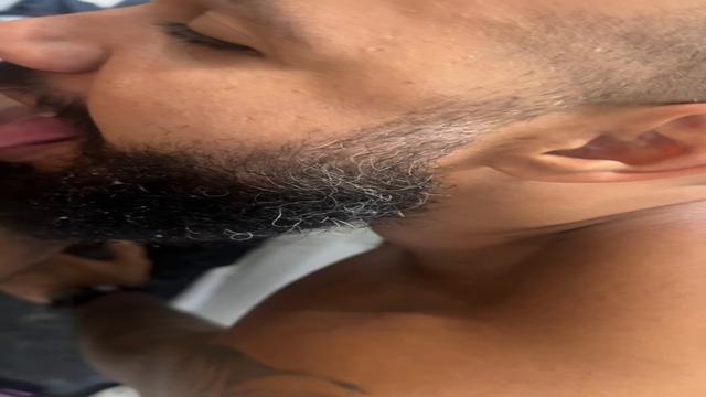 mamando o roludo depois do trampo