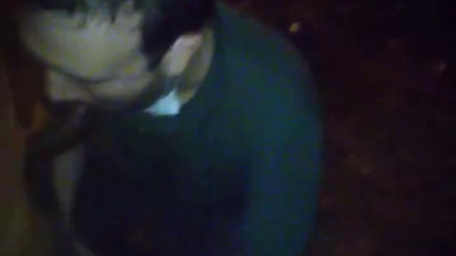 267 - Sendo mamado na passarela 