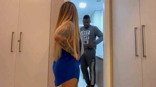 Peguei meu cunhado cheirando minha calcinha