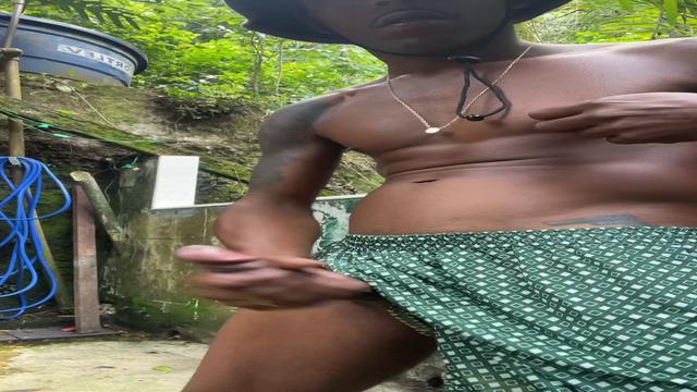 Tocando punheta no trabalho