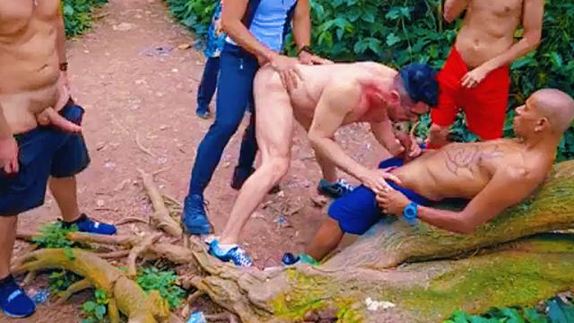 TRILHA COM DESCONHECIDOS FODENDO E INDO EMBORA