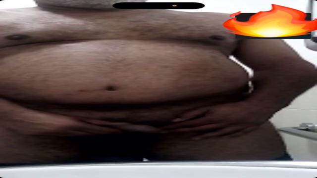 Parrudo negão inédito dando leite de pau mole barba ...