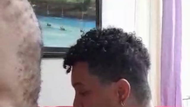 Mamando o amigo da minha mãe