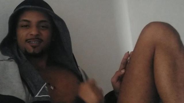 Batendo uma punheta chapado