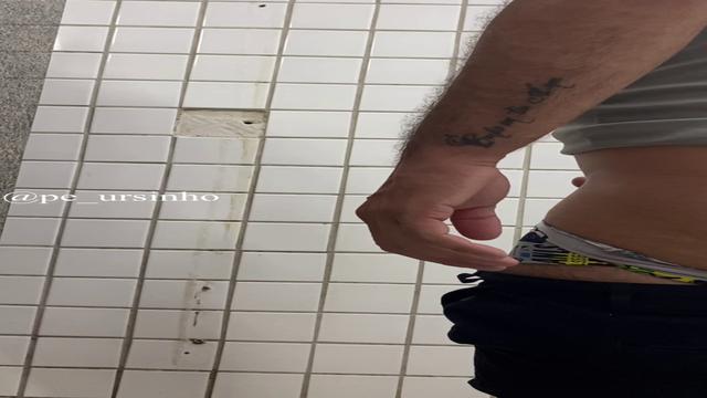 Macetando no banheirao