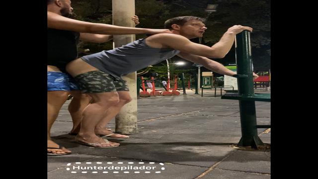 Parte 2 comendo @vamosagilizar na praça pública 