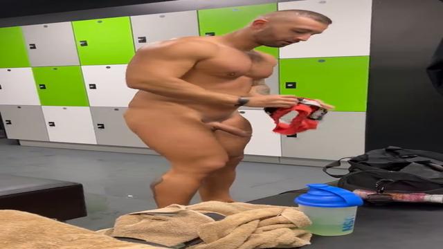 Gostoso desinibido 