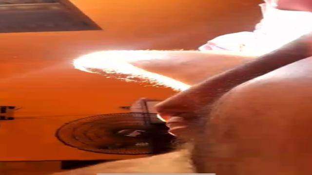 Caminhoneiro acordou com vontade de dar leite pena q...