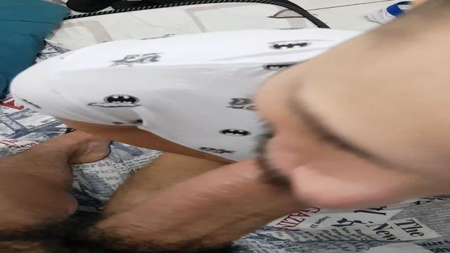 Depois deixei ele jorrar leitão na minha boca 