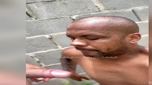 Mamado amigo na trilha 