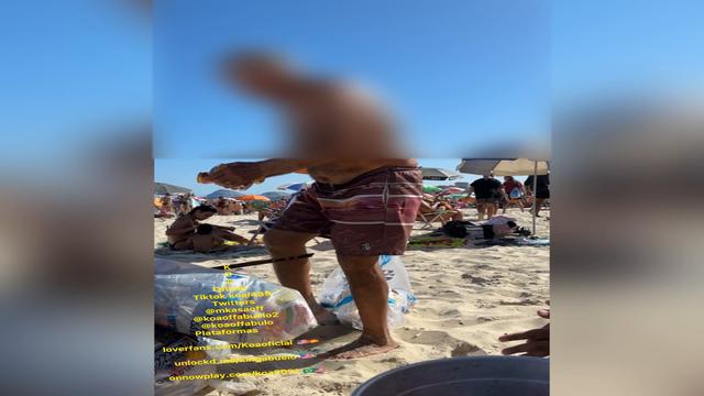 Vovô safado na praia e no bar néca super grossa cabe...