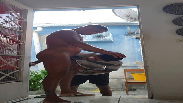 Mlk novinho deu o rabo pra me na porta de casa ? 