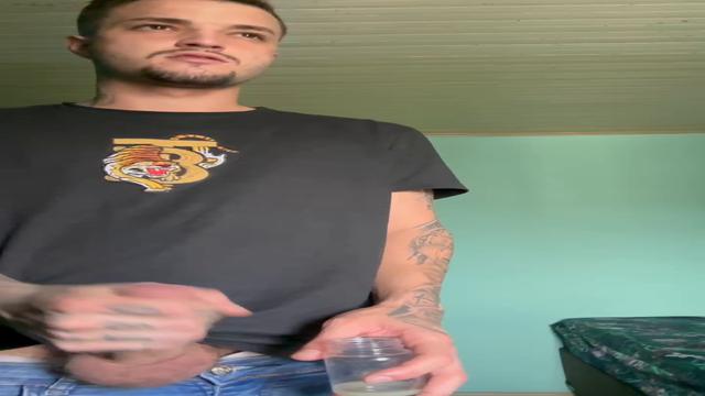 Punheta internacional, gozando pro cliente nos EUA (parte 3)