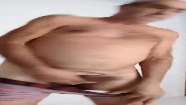 Aposentado 71Anos pica bem dura dando muito leite ei...