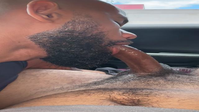 video 297 1/4 - mamando o militar ate ele gozar com ...