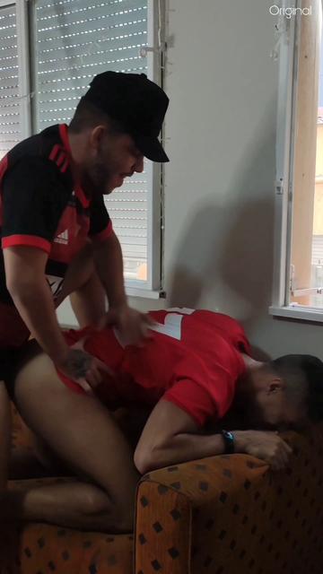 MEU TIO E O NAMORADO DA MINHA IRMÃ ME FUDERAM NA HOR...