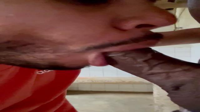 Tomando leitinho do puto 