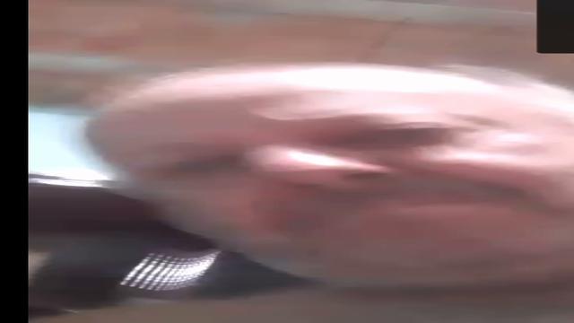 Caminhoneiro chegou em casa com tesao e bateu aquela punhete peludinho branquinho grisalho depois de cuequinha vídeo mais que perfeito e inédito 